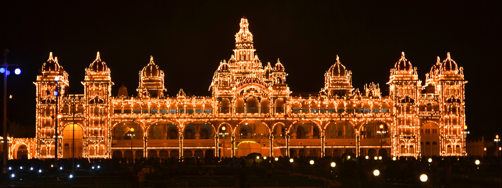 100,000 incandescent bulbs